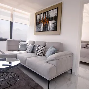 Apartamento 702 Bellini, Puerto Santa Ana,